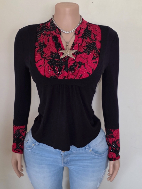 Style & Co. Tops - ☆Style & Co. Black Long Sleeve Top with Red Floral Bib☆